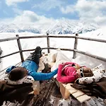 Steinbock - Ski-in & Ski-out Apartment Tux