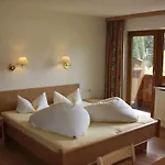 Steinbock - Ski-in & Ski-out Apartment Tux